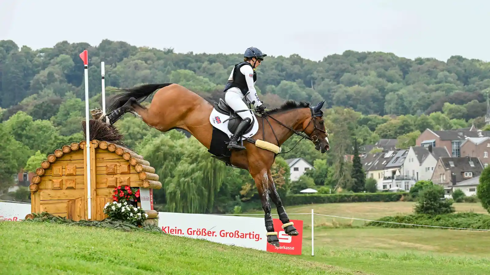 Laura Collett wins bronze at eventing World Championships
